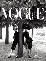 Book cover for In Vogue: An Illustrated History of the World's Most Famous Fashion Magazine